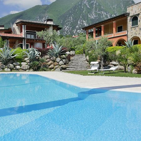 Residence "Borgo Le Torri" Toscolano Maderno Ngoại thất bức ảnh