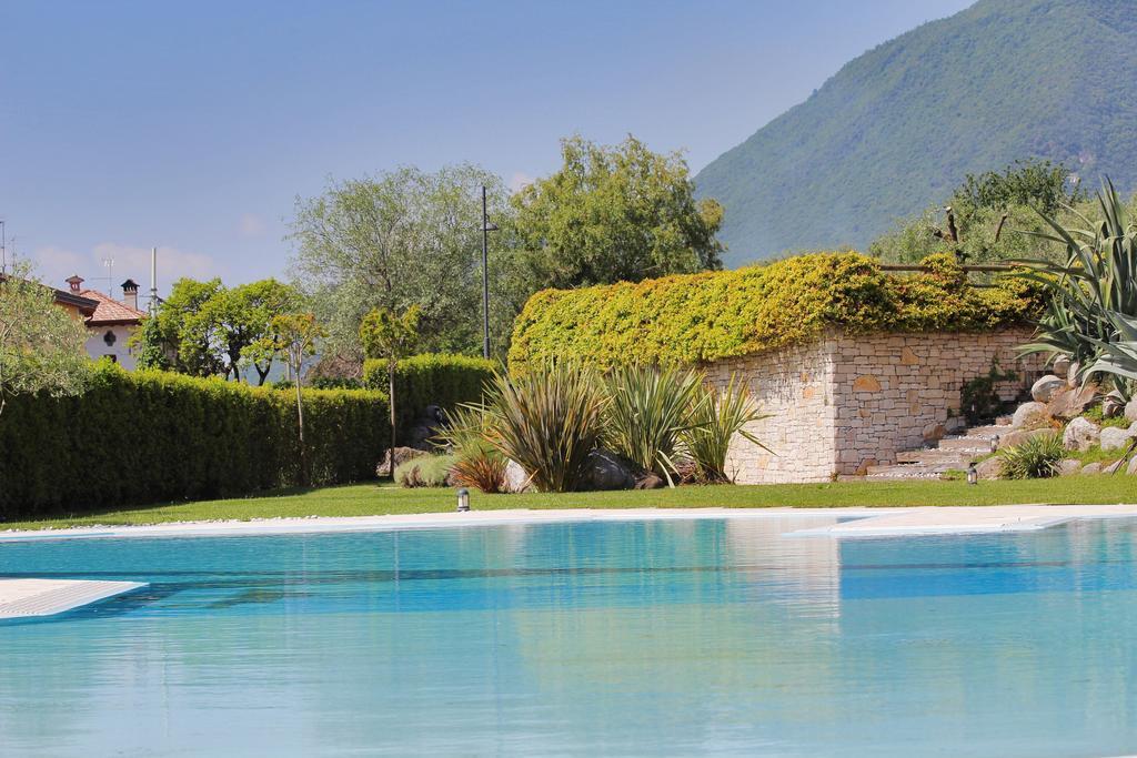 Residence "Borgo Le Torri" Toscolano Maderno Ngoại thất bức ảnh